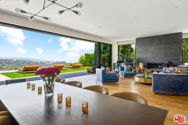 1030 Somera Road, Los Angeles CA: https://media.crmls.org/mediaz/a50ea7b9-e612-4807-8dbe-40de0ef7fbe6.jpg