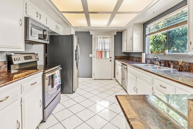 507 9Th St, Ramona CA: https://media.crmls.org/mediaz/a50f22cc-3417-4175-acf3-bc629ed39390.jpg