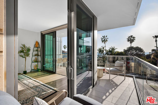 1755 Ocean Avenue, Santa Monica CA: https://media.crmls.org/mediaz/a50f2a36-2b8b-454d-a6c4-271725789b35.jpg