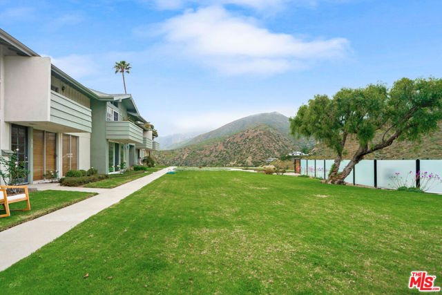 6216 Tapia Drive, Malibu CA: https://media.crmls.org/mediaz/a50fc2ef-d436-4e4b-abd9-ff312b42c44f.jpg
