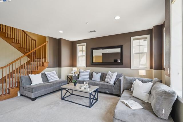 3463 Rimini Ln, Dublin CA: https://media.crmls.org/mediaz/a5100867-473f-44e3-a553-b1959f35be1e.jpg