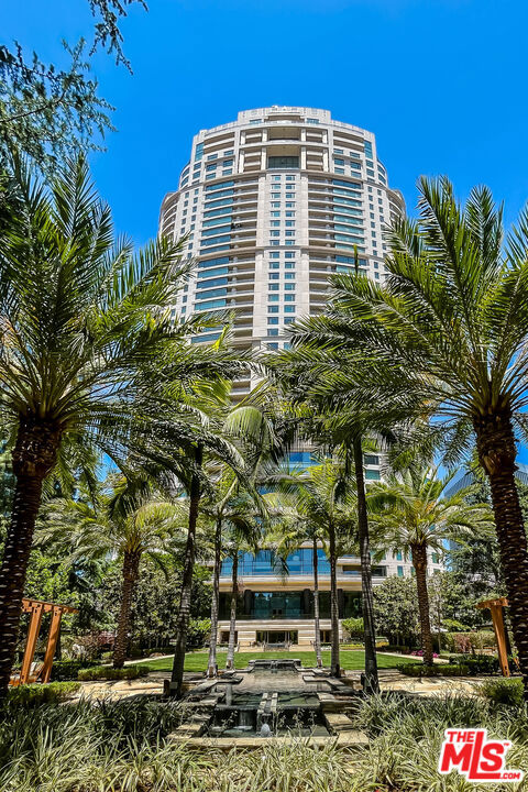 https://media.crmls.org/mediaz/a5102b25-a8ff-42d5-aed1-97de95263798.jpg?preset=X-Large