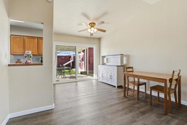 2048 Southwood Drive, Vacaville CA: https://media.crmls.org/mediaz/a5104946-1f9e-4c81-958e-b40e9dcbe712.jpg