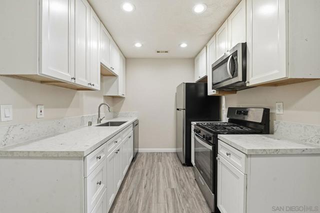 240 W Lincoln Ave, Escondido CA: https://media.crmls.org/mediaz/a511a533-cb67-49c9-beef-8c6de33fb6ba.jpg