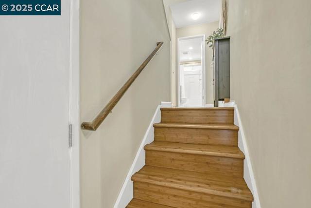 2708 Oak Rd, Walnut Creek CA: https://media.crmls.org/mediaz/a511aed1-a6e9-4838-ac09-10eacad348bf.jpg