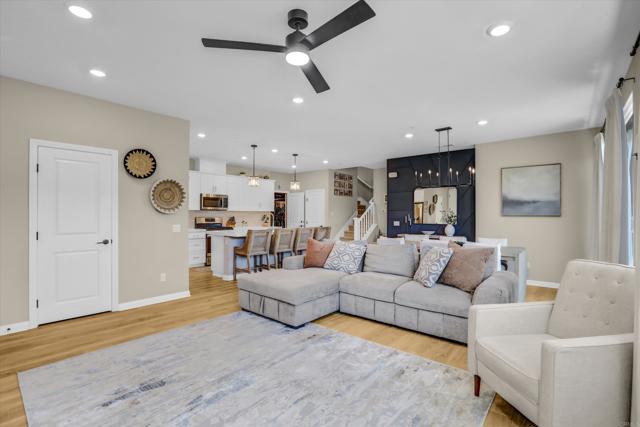 Detail Gallery Image 4 of 32 For 2332 Trevi Cir, Chula Vista,  CA 91913 - 4 Beds | 3 Baths