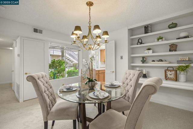 975 Terra California Dr, Walnut Creek CA: https://media.crmls.org/mediaz/a512d987-263e-43c8-ac5e-3e85d37de33a.jpg