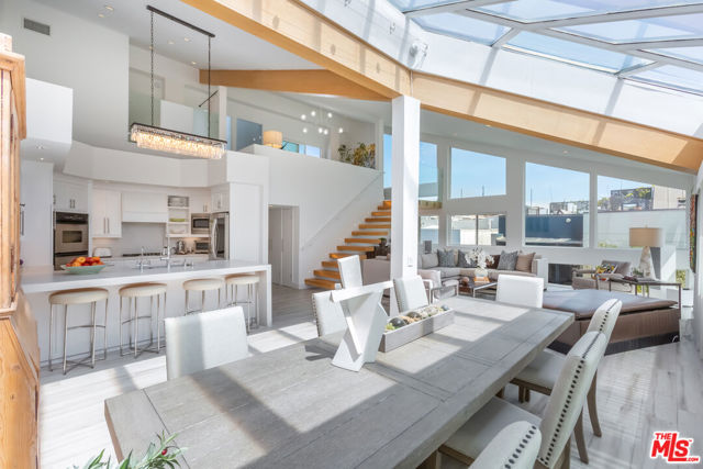 18 Union Jack Street, Marina del Rey CA: https://media.crmls.org/mediaz/a5132d9f-bca3-4e7e-818e-79cd33cd3523.jpg