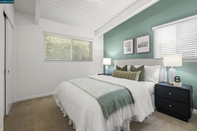 18977 Thornbury ave, Castro Valley CA: https://media.crmls.org/mediaz/a513e4de-e373-467e-90ce-51b5c01aa307.jpg