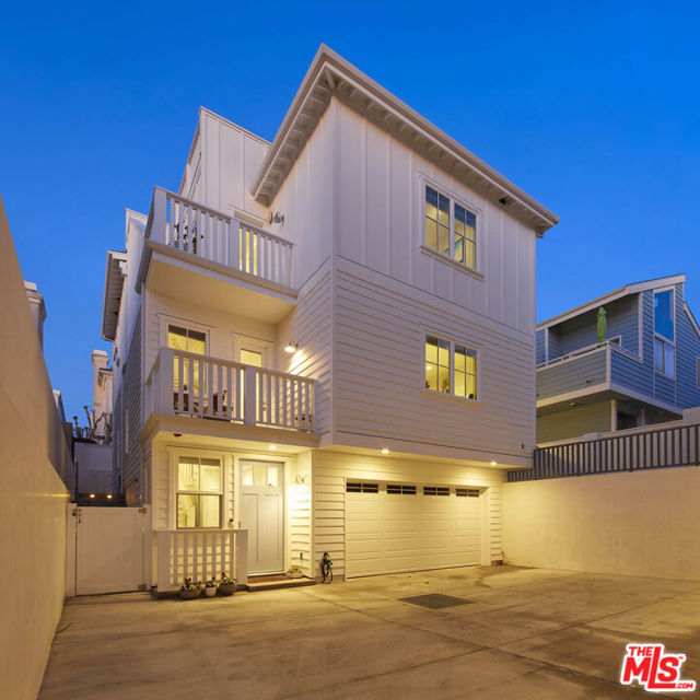 512 Irena Avenue, Redondo Beach, California 90277, 4 Bedrooms Bedrooms, ,1 BathroomBathrooms,Residential,Sold,Irena,23250349