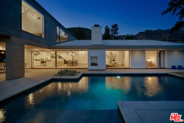 6342 Innsdale Drive, Los Angeles CA: https://media.crmls.org/mediaz/a514677c-d85e-4104-9784-babbdbfadf4e.jpg