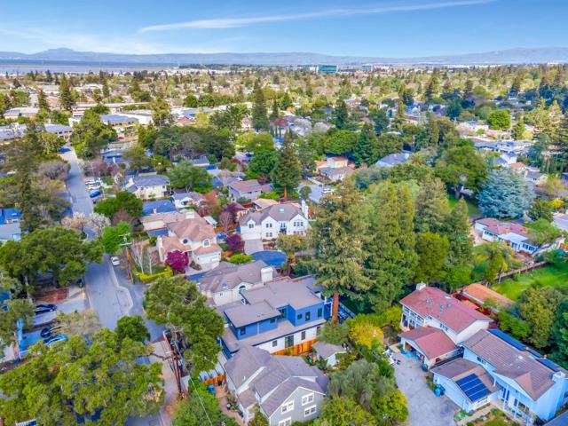 546 9th Avenue, Menlo Park CA: https://media.crmls.org/mediaz/a515e2ea-aa2c-436a-8b49-720bac6e5e0f.jpg