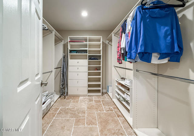 3331 Monte Carlo Drive, Thousand Oaks CA: https://media.crmls.org/mediaz/a516bc31-a604-4a42-98fd-17c69593b090.jpg