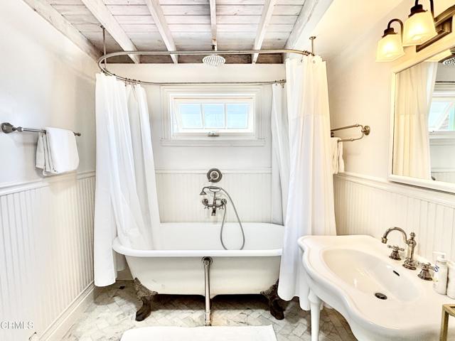 Detail Gallery Image 7 of 29 For 1205 Ocean Dr, Oxnard,  CA 93035 - 2 Beds | 2 Baths
