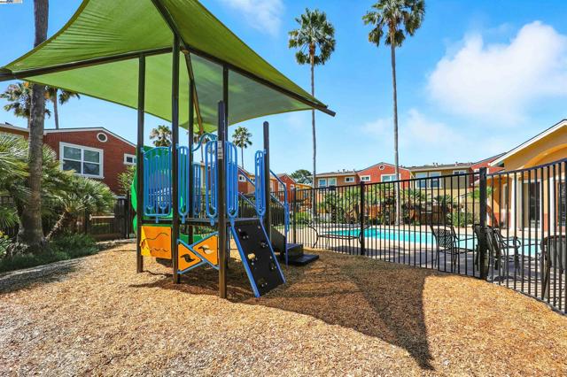 865 Carlisle Way, Sunnyvale CA: https://media.crmls.org/mediaz/a51773db-7ae6-44c8-86d8-038264f1d61f.jpg