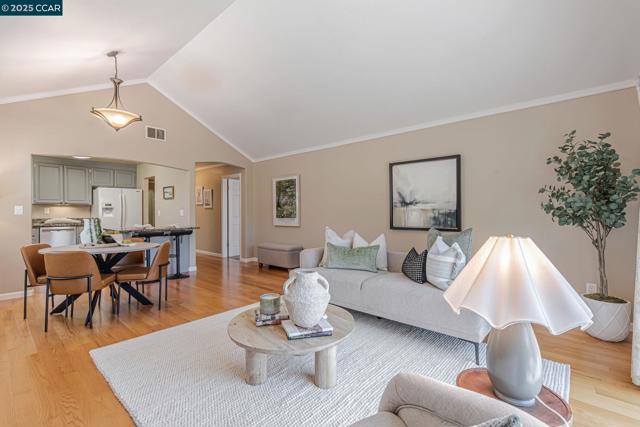 1806 Ridgeland Circle, Danville CA: https://media.crmls.org/mediaz/a517de0c-f144-4d75-a9e3-6b5f0ca6f4a2.jpg
