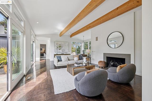 7 Requa Place, Piedmont CA: https://media.crmls.org/mediaz/a5190e7a-7850-4c13-b5a5-c6647fe8b19c.jpg