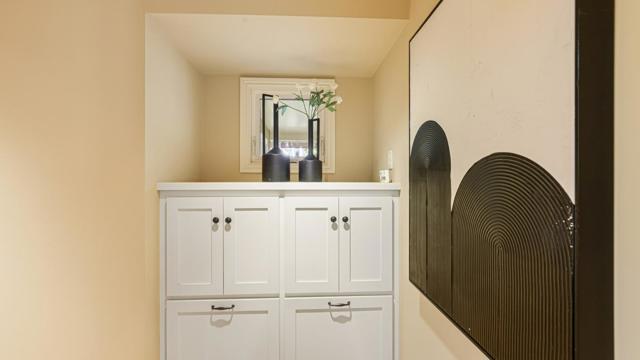 161 E Floresta Way, Portola Valley CA: https://media.crmls.org/mediaz/a519622b-b26a-46ed-ab0a-eb00654e8c02.jpg