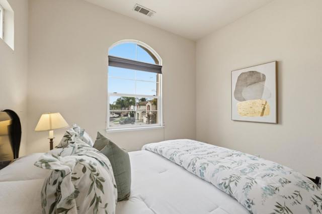 2405 Summerlin Drive, Modesto CA: https://media.crmls.org/mediaz/a5196774-f3d2-477e-8cb1-533100063c4b.jpg