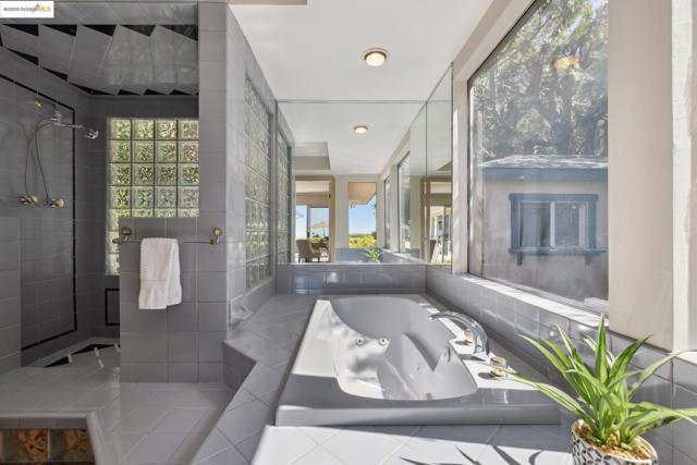 1657 Clearview Dr., San Leandro CA: https://media.crmls.org/mediaz/a519a442-d4a2-4fe5-ac4c-1951de8ce2da.jpg
