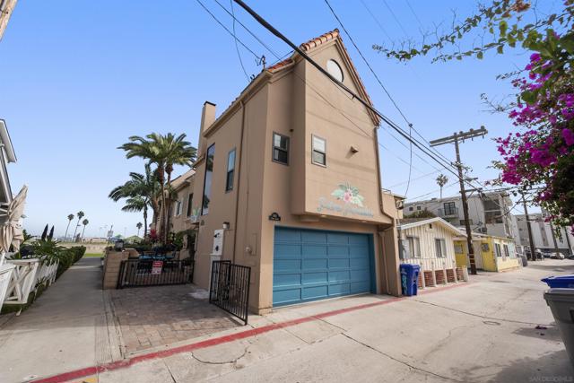 841 Pismo Ct, San Diego CA: https://media.crmls.org/mediaz/a51b4ecd-91e7-4887-96fd-403f819ba3cd.jpg