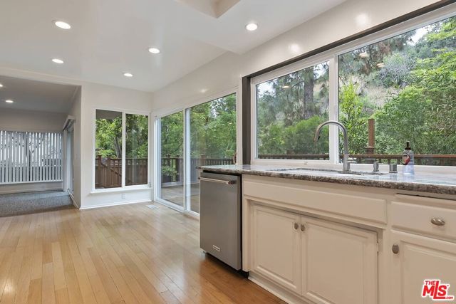 2781 Woodwardia Drive, Los Angeles CA: https://media.crmls.org/mediaz/a51bb11b-1208-4d83-832a-c4ed757b47db.jpg
