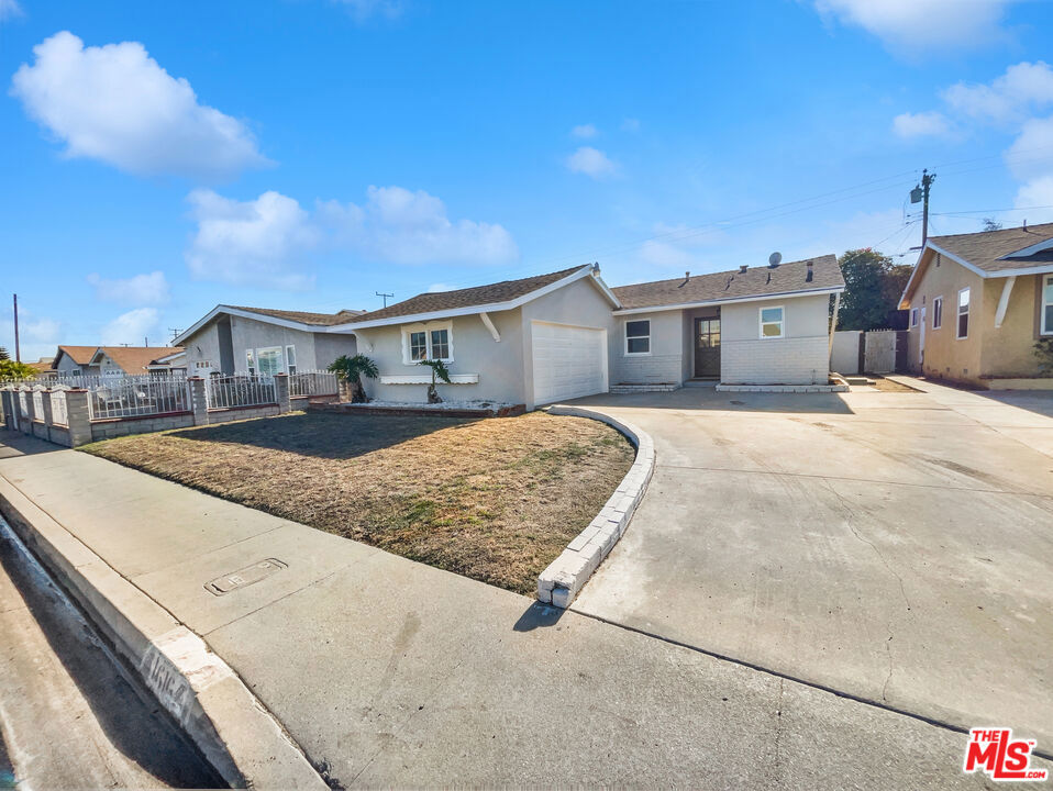 A51Ca7Bd 2B7D 4352 A678 88296E4De835 1616 W Piru Street, Compton, Ca 90222 &Lt;Span Style='BackgroundColor:transparent;Padding:0Px;'&Gt; &Lt;Small&Gt; &Lt;I&Gt; &Lt;/I&Gt; &Lt;/Small&Gt;&Lt;/Span&Gt;