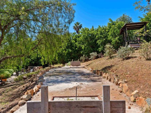 20790 Fortuna Del Norte, Escondido CA: https://media.crmls.org/mediaz/a51d11e6-f74a-42ee-b58f-f068201f9d33.jpg