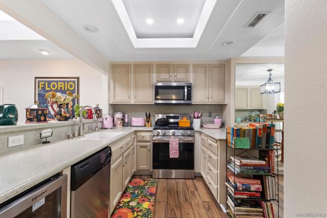 4695 Adra Way, Oceanside CA: https://media.crmls.org/mediaz/a51d14f5-4674-44bb-a3c8-96a45faed06d.jpg