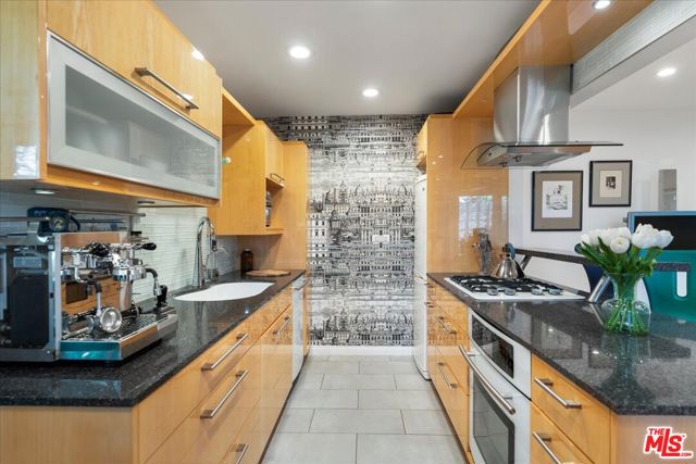 848 Pacific Street, 2 photo 5