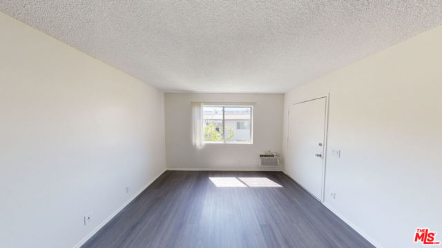 5236 Kester Avenue, Sherman Oaks CA: https://media.crmls.org/mediaz/a51e214f-fa6d-4870-adc5-a997c7eaddb0.jpg
