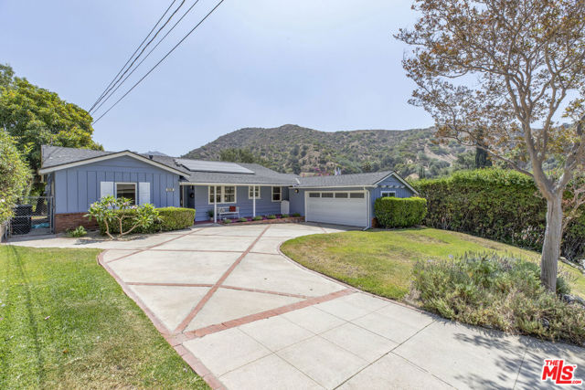608 Solway Street photo 1