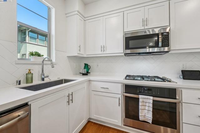 5860 Midnight Place, Dublin CA: https://media.crmls.org/mediaz/a51eaea9-a6c2-409f-822c-85113765251e.jpg