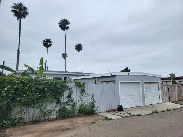4810 12 Jumano Ave, San Diego CA: https://media.crmls.org/mediaz/a51edfb3-0a74-4ed0-9452-2be5e61836f9.jpg