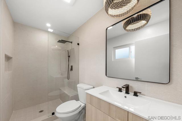 3297 Ashford, San Diego CA: https://media.crmls.org/mediaz/a51f21f1-90e9-48e0-a81e-aff3e4f25d99.jpg