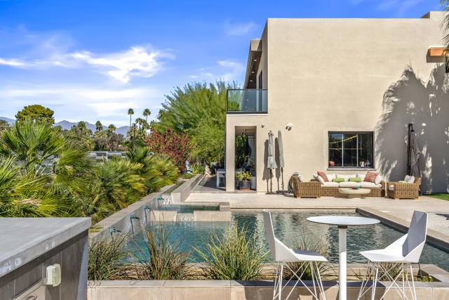 427 N Avenida Caballeros, Palm Springs CA: https://media.crmls.org/mediaz/a51f3403-8c8c-443f-aed9-f82af8a00e98.jpg