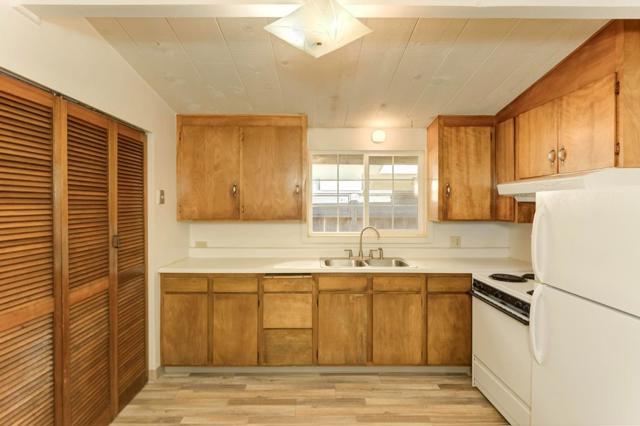 411 7th Street, Pacific Grove CA: https://media.crmls.org/mediaz/a51f4589-e0f9-4a84-9287-8fb85f5a291f.jpg