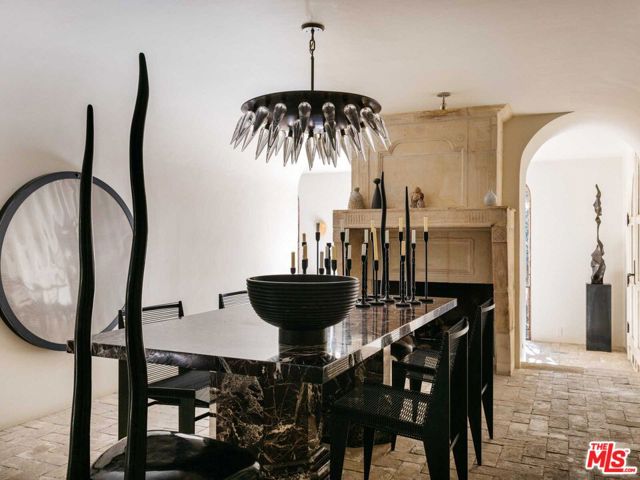 9606 Heather Road, Beverly Hills CA: https://media.crmls.org/mediaz/a5203a9b-c600-47ec-a10b-816a4c004eba.jpg
