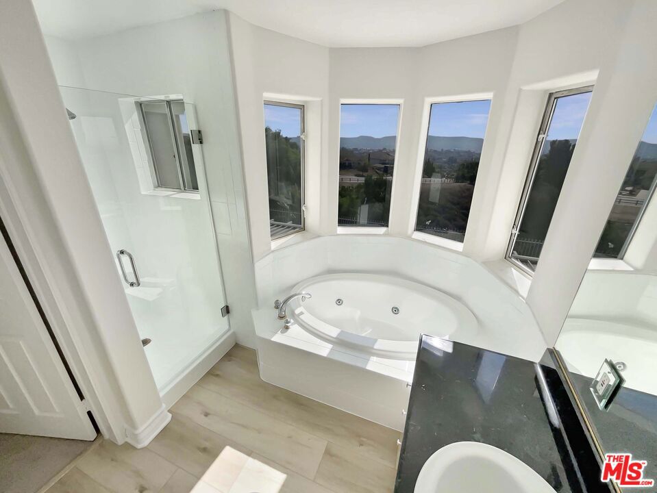 MLS #25505603 image #33