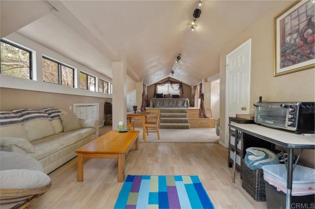 10880 Hess Drive, La Mesa CA: https://media.crmls.org/mediaz/a520c9db-2536-44bc-82ee-d3dfaafe74d7.jpg