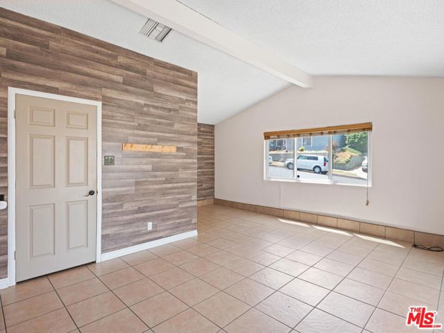 18717 Kimbrough Street, Canyon Country CA: https://media.crmls.org/mediaz/a5216dde-c09f-4ce2-8076-6d16311a252a.jpg