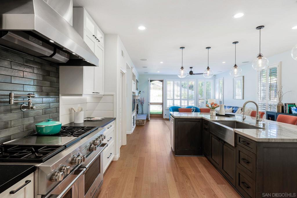 MLS #250033578SD img 10