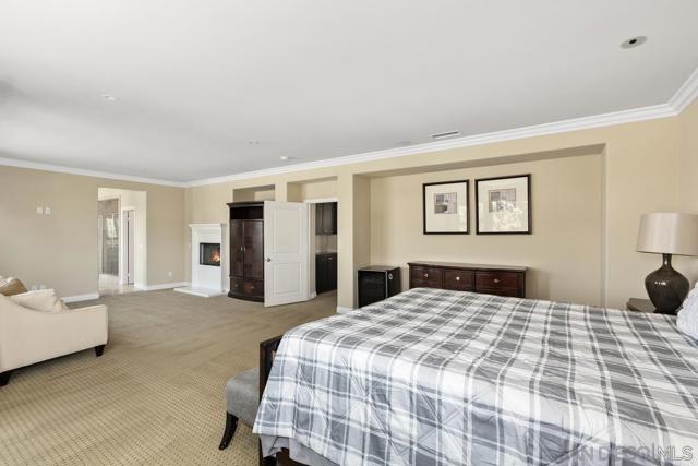 1833 Corte Galeana, Chula Vista CA: https://media.crmls.org/mediaz/a522188c-9a51-4618-baba-fca427b1040f.jpg