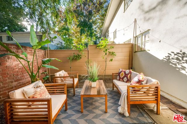 5172 1/2 Village, Los Angeles CA: https://media.crmls.org/mediaz/a522fd9d-f490-4b29-b214-f6f5b7b61ab9.jpg