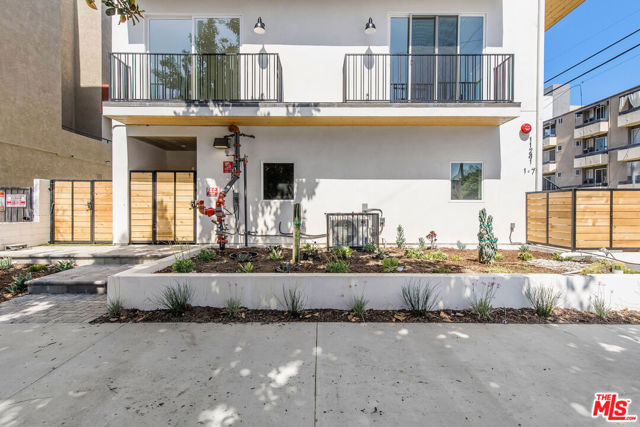 11241 W Morrison Street, North Hollywood CA: https://media.crmls.org/mediaz/a5238164-40b8-455e-9d93-aa740626105a.jpg