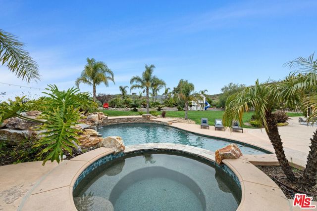 5105 Via El Cerro, Newbury Park CA: https://media.crmls.org/mediaz/a5247b8c-9308-4077-9e27-f0b8fc6428f0.jpg