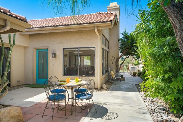 17 Margarita Road, Palm Desert CA: https://media.crmls.org/mediaz/a524a8ec-747a-425c-9709-51aaab74b648.jpg