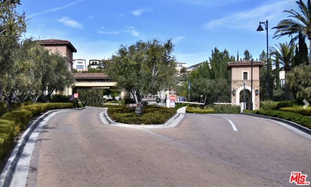 20115 W Galway Lane, Porter Ranch CA: https://media.crmls.org/mediaz/a524c3b5-c1f3-4e35-8b8b-dffa4ea0bd68.jpg