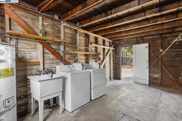 2255 Lincoln Ave., Alameda CA: https://media.crmls.org/mediaz/a525789e-c96f-49a2-8b1d-7054116367da.jpg