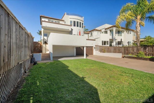 819 Van Nuys St, San Diego CA: https://media.crmls.org/mediaz/a5259d90-9d4c-4fa0-a23e-734ac9957c09.jpg
